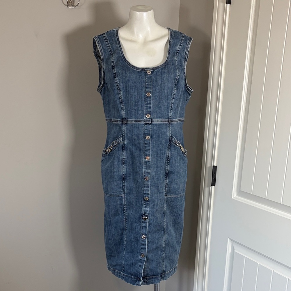 White House Black Market Sleeveless Denim Sheath Dress Scoop Neck Back Zip Sz 14 - Picture 5 of 16
